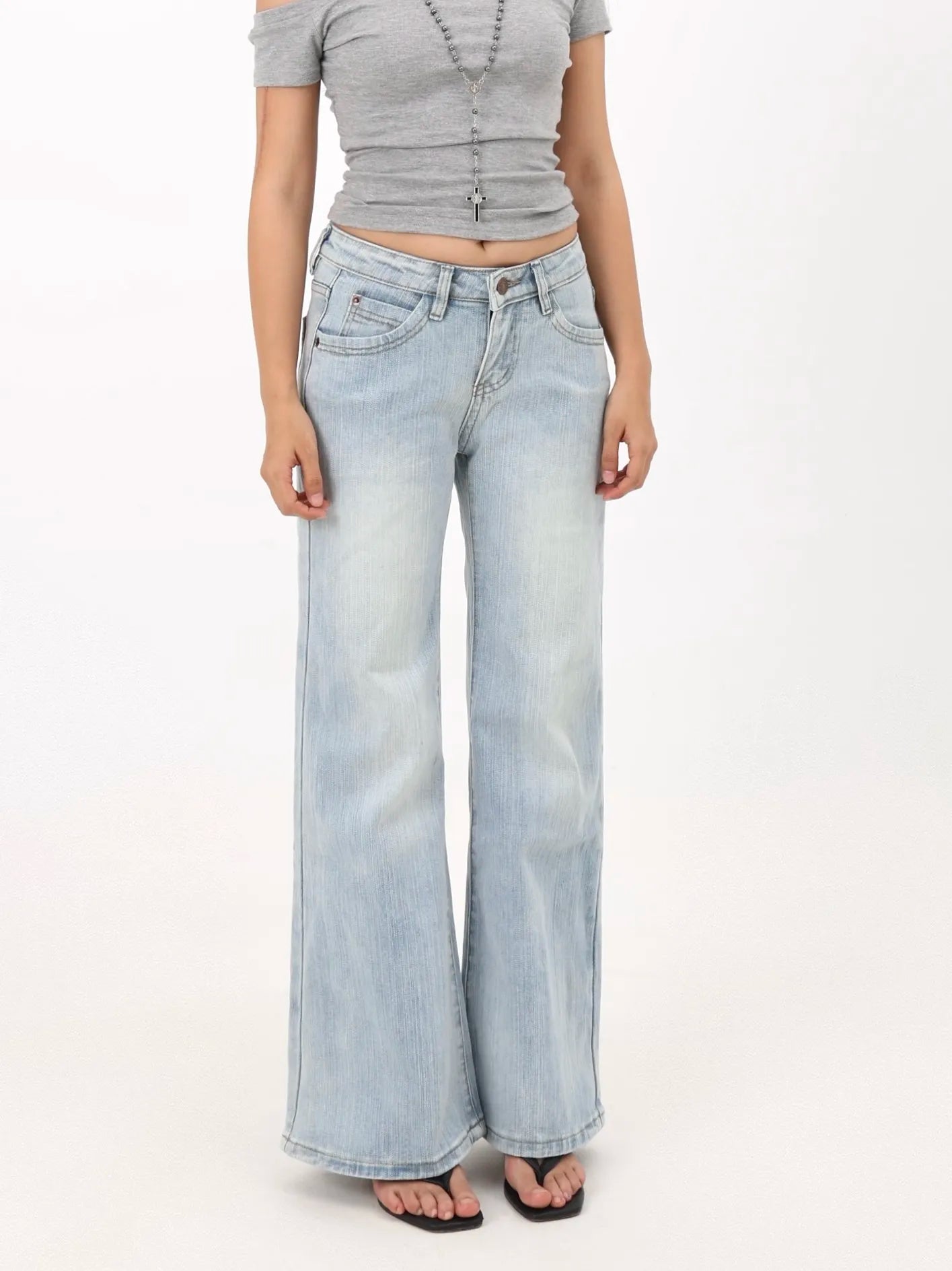 Mid-to-Low Rise Slub Stretch Slightly Flared Washed Denim Jeans